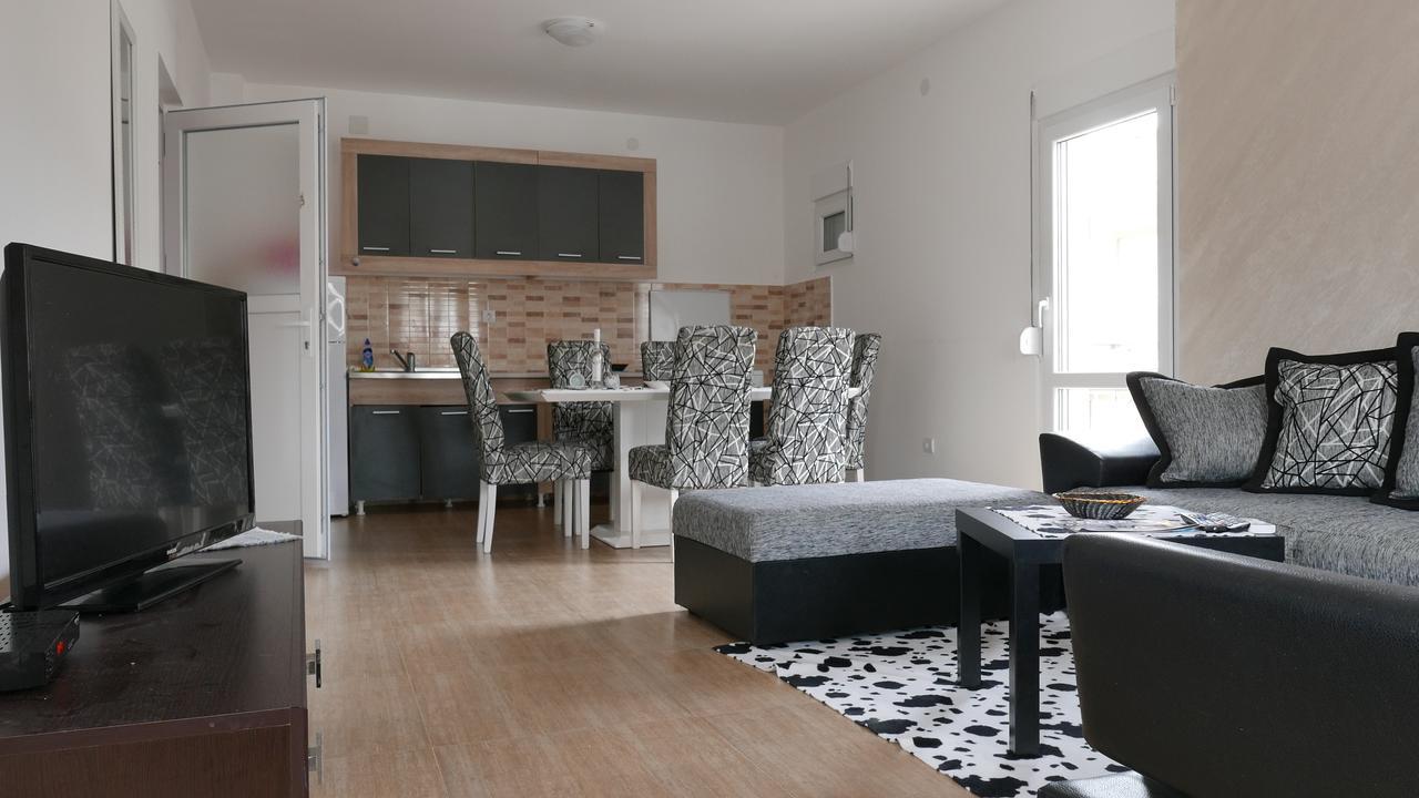 Aparthotel Stijovic Bar Bagian luar foto